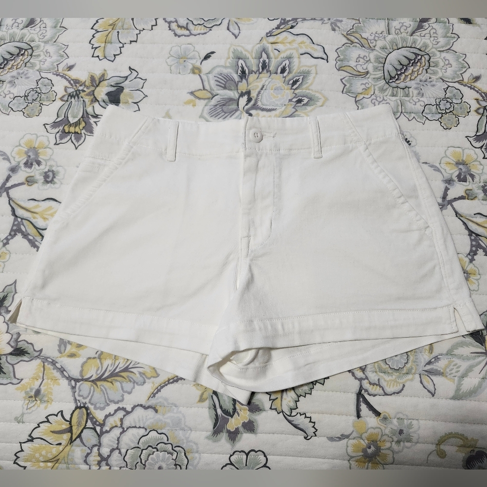Women's American Eagle White Shorts